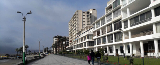 TURISMO EN ANCON | EDIFICIO EL PARQUE